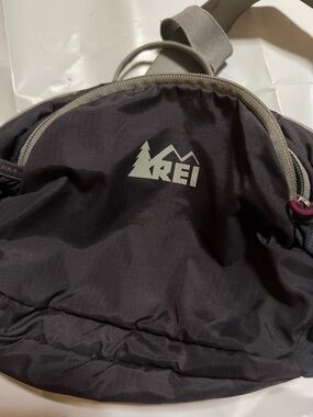 REI Men's Dark Gray Waist Sling Pack with Light Tan Trim